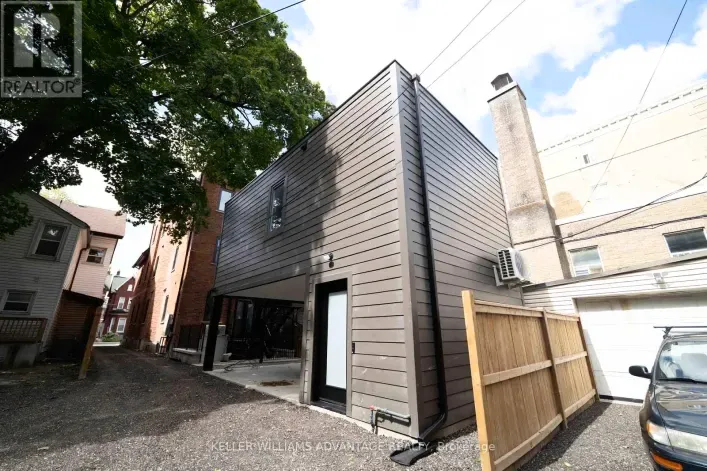 House for rent: GARDEN SUITE(LANEWAY APT) - 23 ROSS STREET, Toronto
