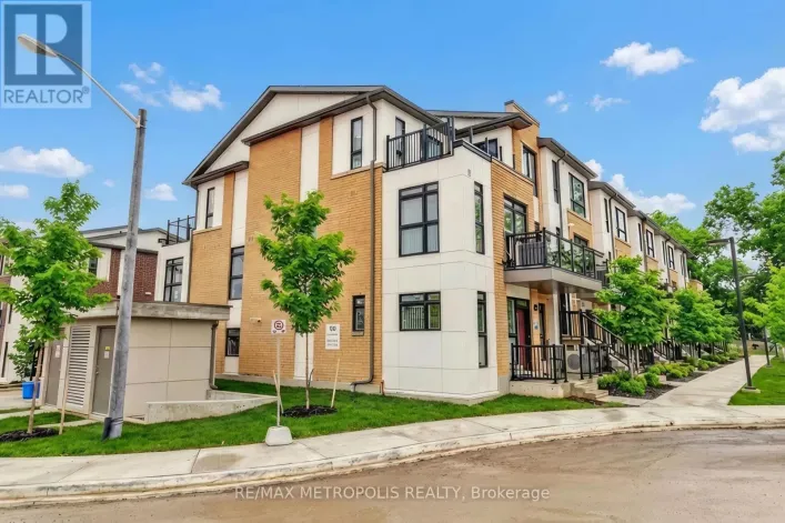 H105 - 90 CANON JACKSON DRIVE, Toronto