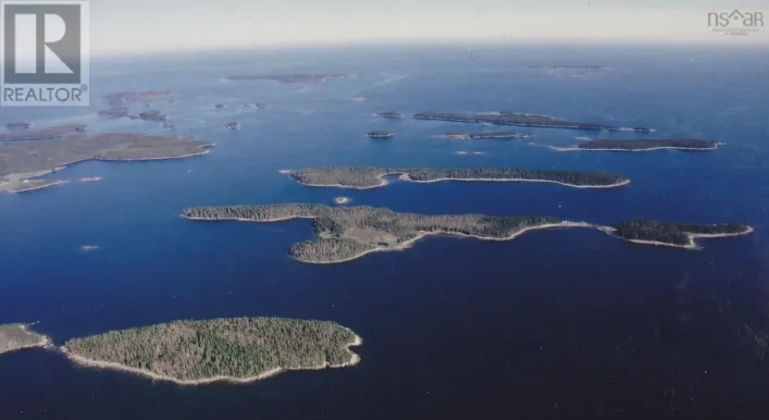 Hartlings Island, Ecum Secum