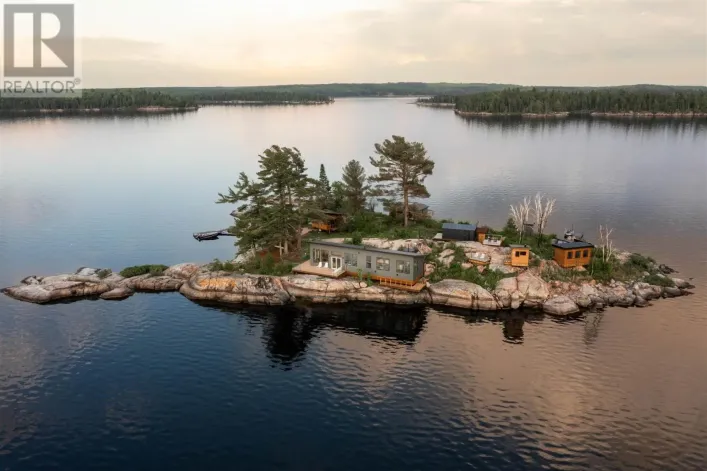 Island S900 Little Sand Lake, Minaki