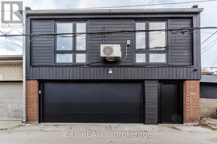 LANEWAY - 581 CRAWFORD STREET, Toronto