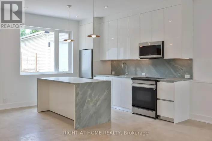 LANEWAY HOUSE - 266 INDIAN GROVE, Toronto