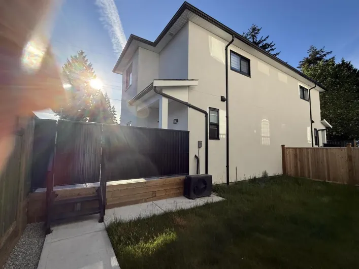 Laneway House 9727 129A STREE, Surrey