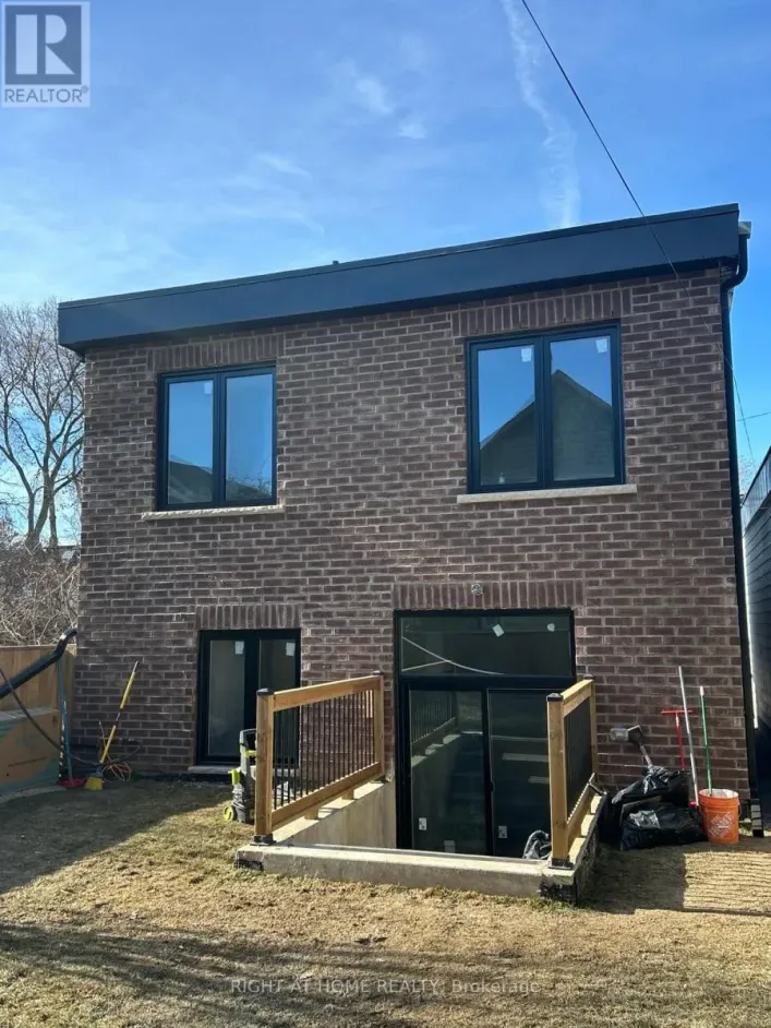 LANEWAY SUITE - 94 BARRINGTON AVENUE, Toronto