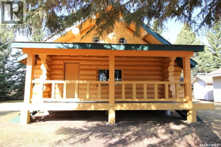 House for sale: Log Cabin-Bapaume-RM of Spiritwood, Spiritwood Rm No. 496