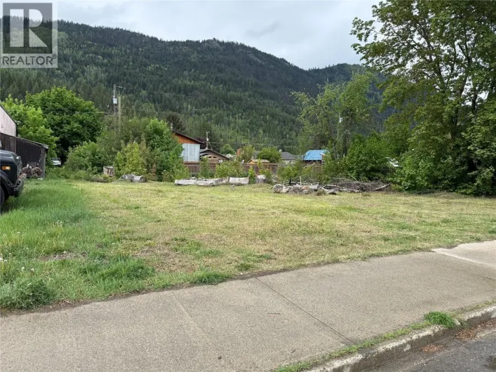 Lot A Sayward Avenue, Salmo