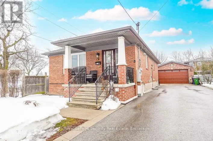 LOWER - 1 NORCROSS ROAD, Toronto