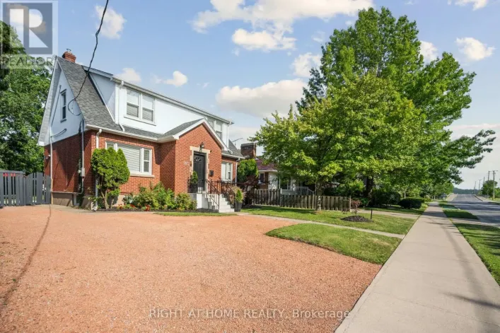 Other for rent: LOWER - 105 GLENRIDGE AVENUE, St. Catharines