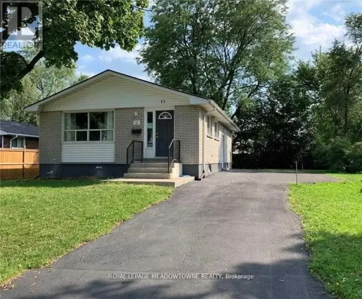 LOWER - 11 MICHAEL AVENUE, Hamilton