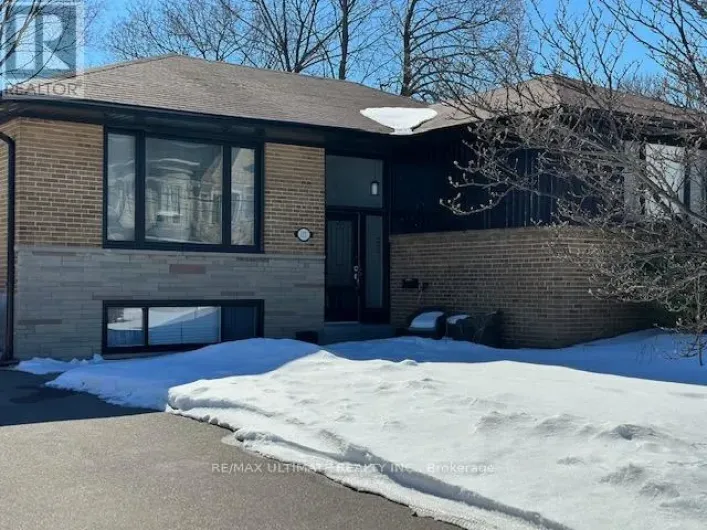 LOWER - 111 COMBE AVENUE, Toronto