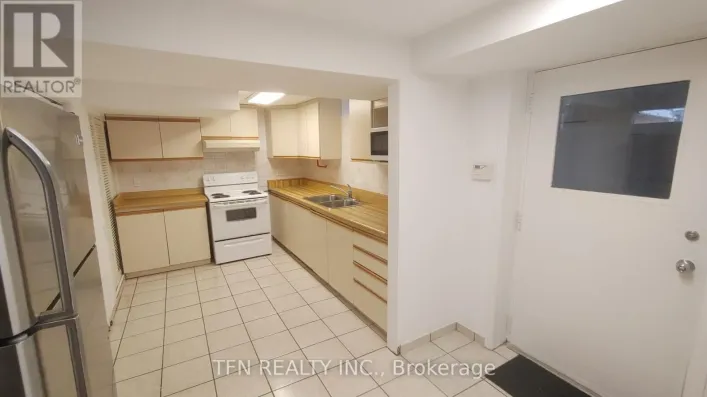 LOWER - 112 TRAFALGAR SQUARE, Vaughan