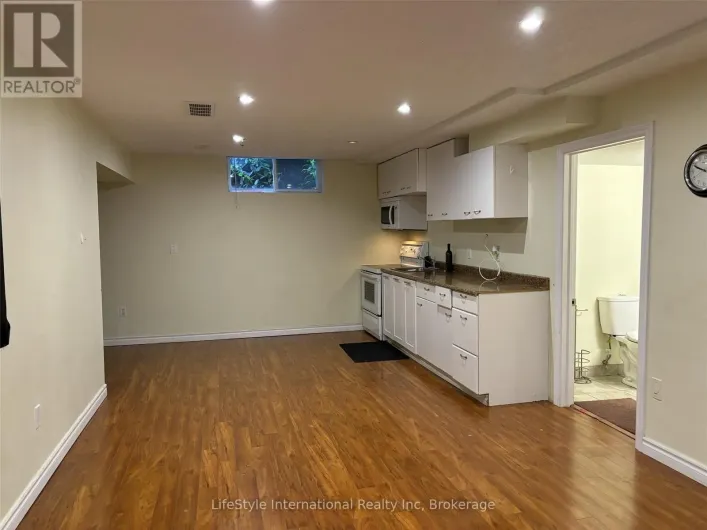 LOWER - 114 CLAIRFIELDS DRIVE W, Guelph