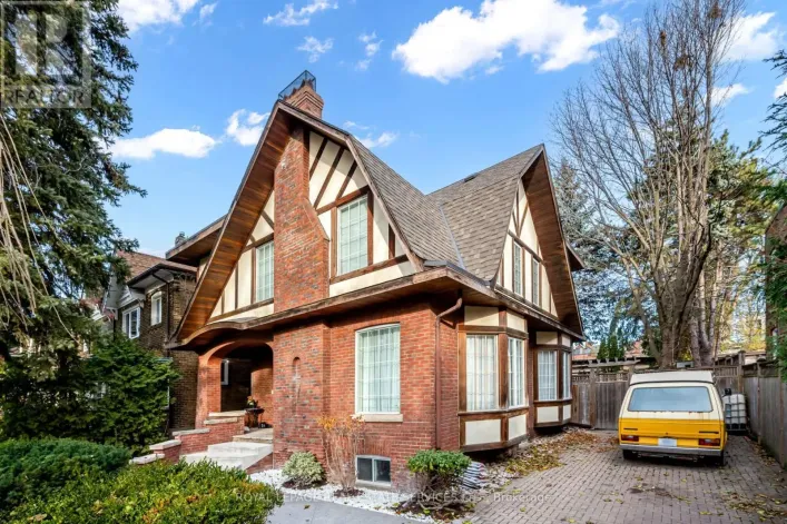 LOWER - 127 RUSHOLME ROAD E, Toronto