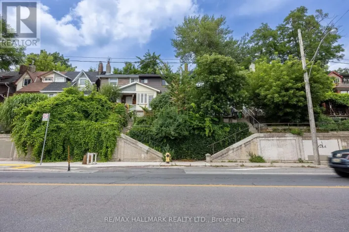 LOWER - 1366 DAVENPORT ROAD, Toronto