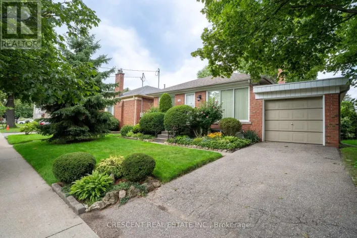 LOWER - 14 CLAYMORE DRIVE, Toronto