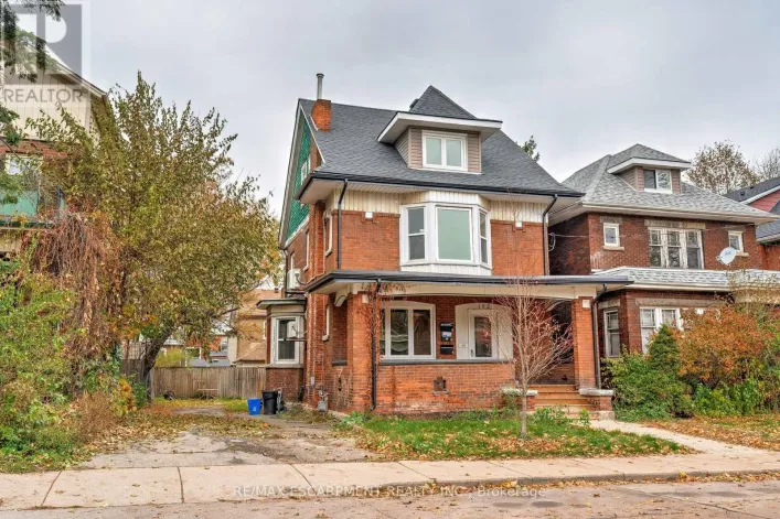 LOWER - 152 SANFORD AVENUE S, Hamilton