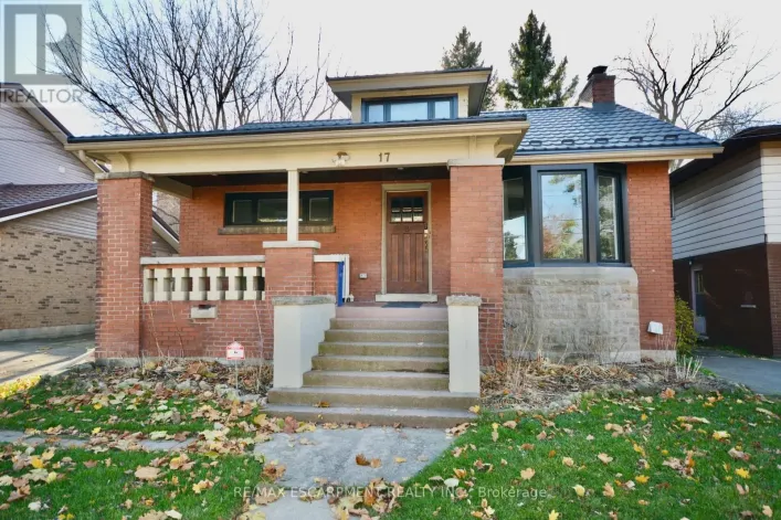 House for rent: LOWER - 17 INVERNESS AVENUE W, Hamilton