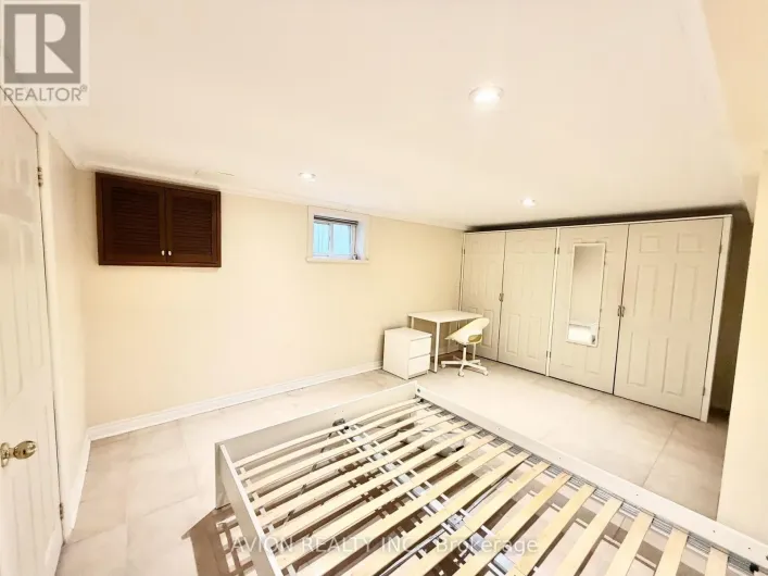 LOWER - 176 PATRICIA AVENUE, Toronto