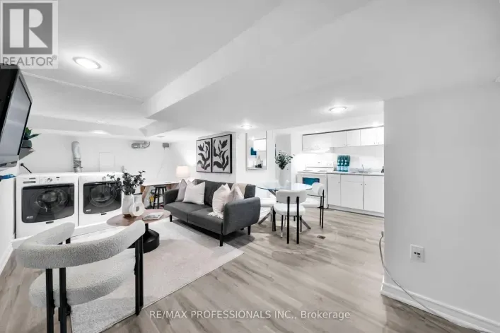 House for rent: LOWER - 176 SIXTH STREET, Toronto