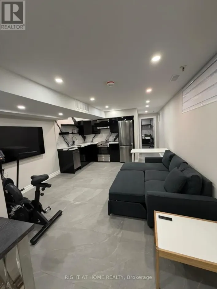 LOWER - 18 WROXETER AVENUE, Toronto