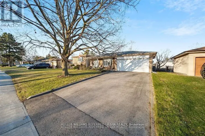LOWER - 181 CENTENNIAL ROAD, Toronto