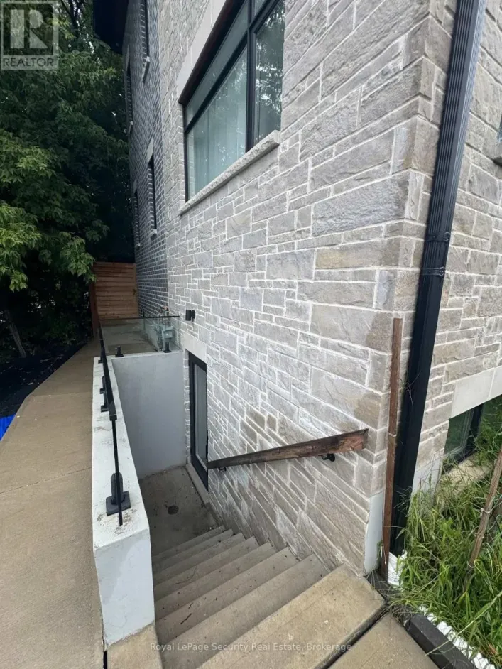 LOWER #2 - 196 STRATHNAIRN AVENUE, Toronto