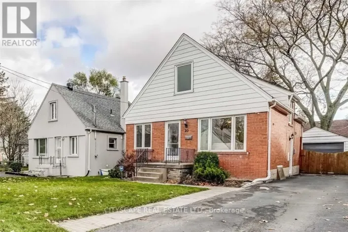 LOWER - 20 TWIN PAULS CRESCENT, Toronto