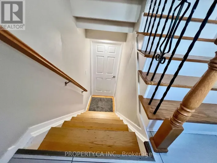 LOWER - 205 TALBOT CRESCENT, Newmarket