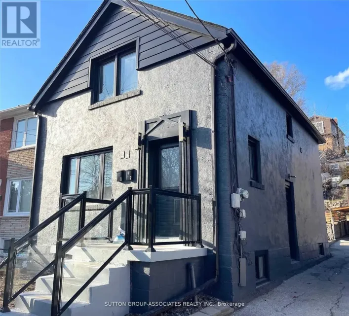 LOWER - 24 DUNRAVEN DRIVE, Toronto