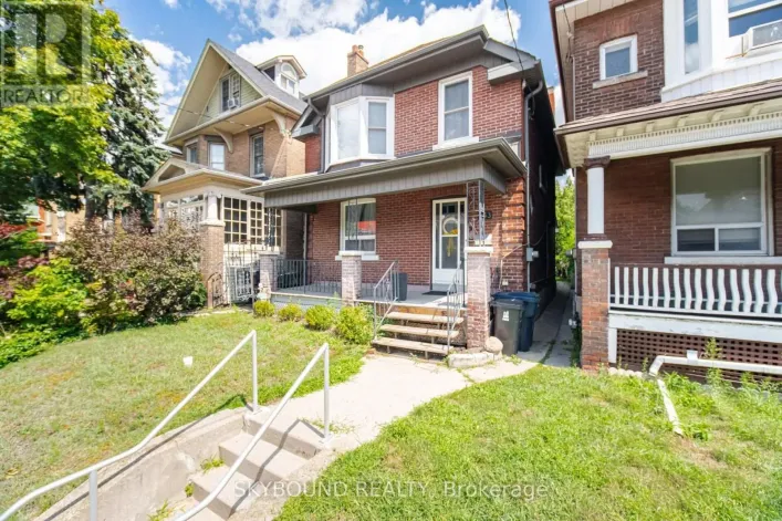 LOWER - 243 KEELE STREET, Toronto