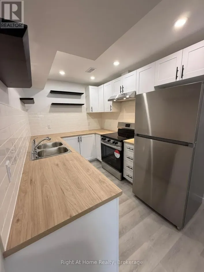LOWER - 245 BENNINGER DRIVE, Kitchener