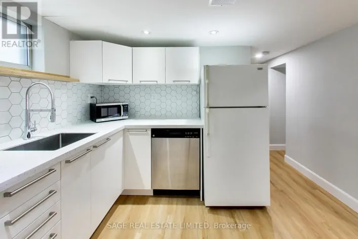 LOWER - 2505 GERRARD STREET E, Toronto
