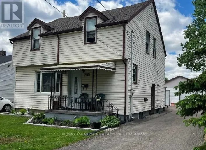 LOWER - 255 WALLACE AVENUE S, Welland