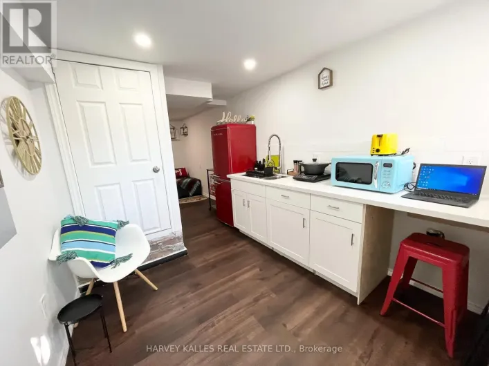 LOWER - 26 LEYTON AVENUE, Toronto
