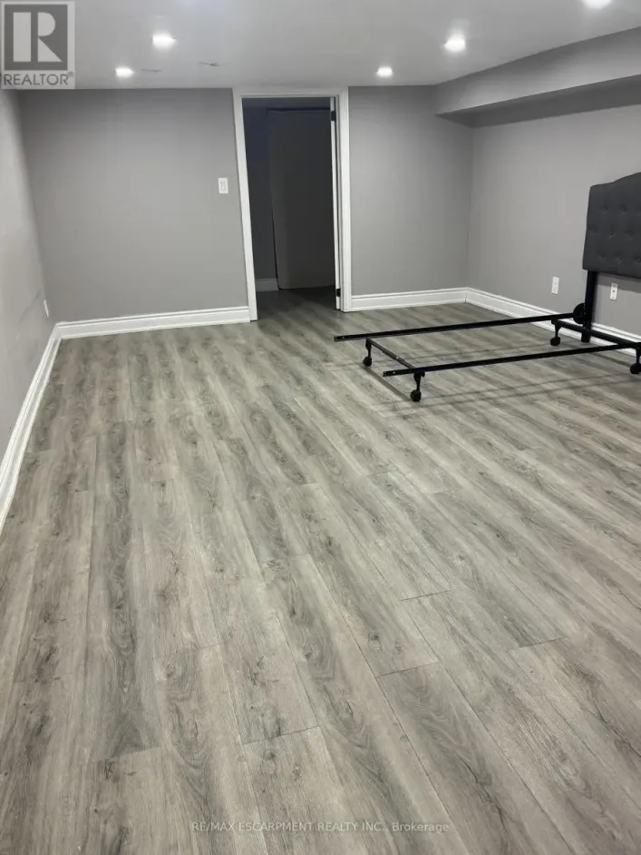 LOWER - 267 MILLEN ROAD, Hamilton