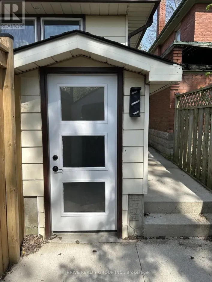 LOWER - 27 BELGRAVE AVENUE, London South