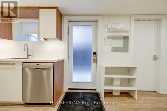 LOWER - 274 ROXTON ROAD, Toronto