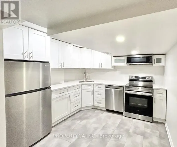 LOWER - 3 BONDHEAD PLACE, Toronto