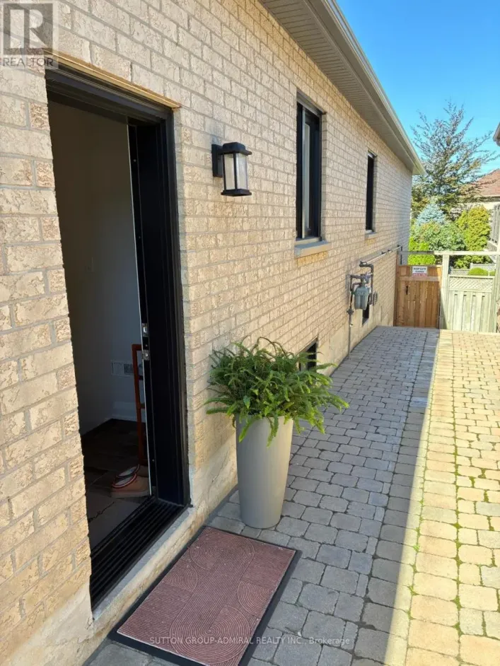 LOWER - 32 GLENFOREST DRIVE, Vaughan