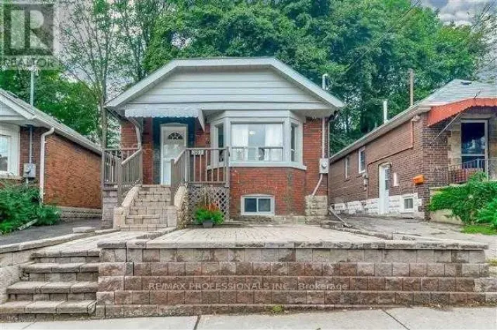 LOWER - 34 GLENSIDE AVENUE, Toronto