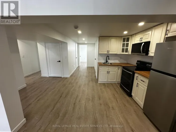 LOWER - 35 KAREN CRESCENT, Hamilton