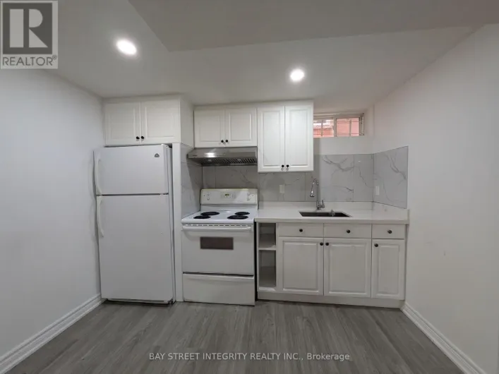 LOWER 37 SANDHAM CRESCENT, Markham