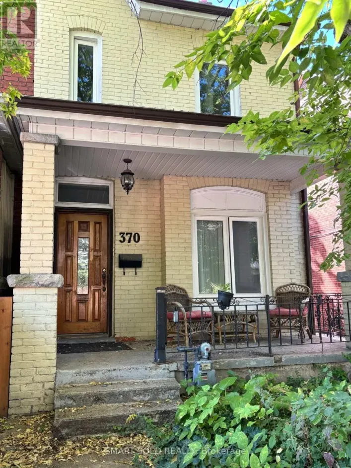 LOWER - 370 DELAWARE AVENUE, Toronto