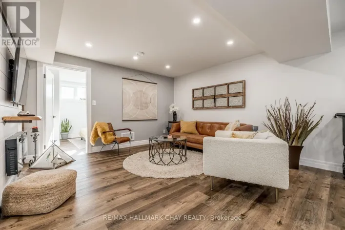 LOWER - 3742 HORSESHOE VALLEY ROAD W, Springwater