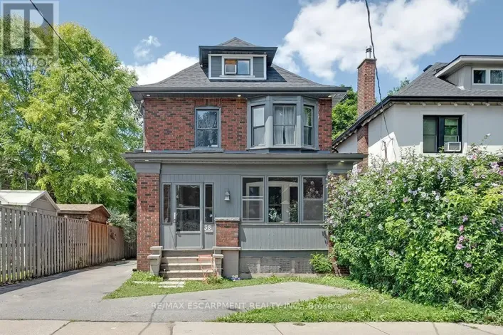 LOWER - 38 ASHFORD BOULEVARD, Hamilton