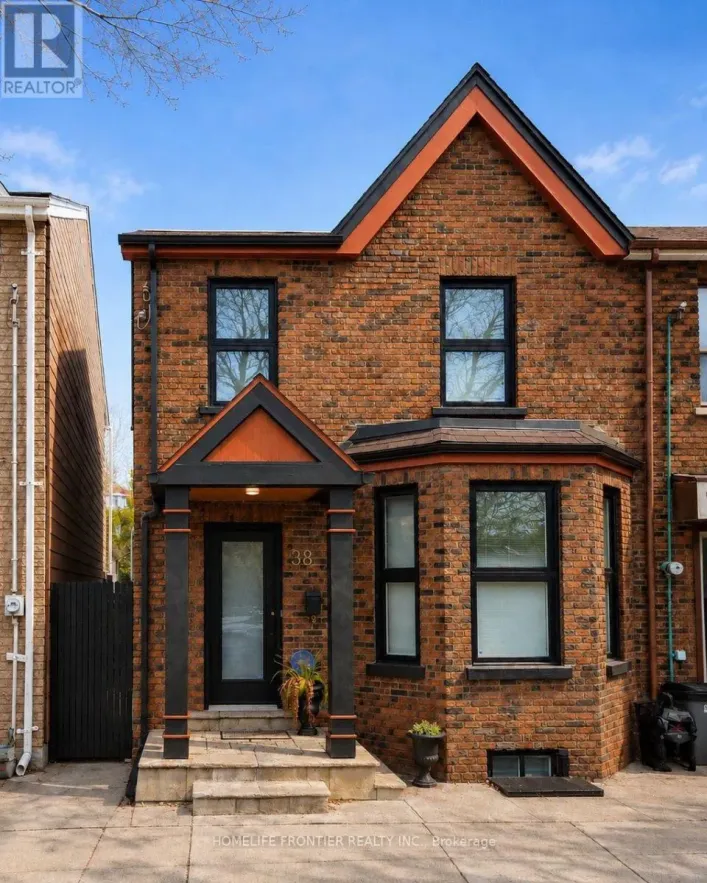 LOWER - 38 HENDERSON AVENUE, Toronto