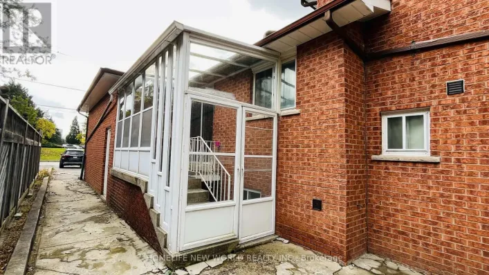 LOWER - 38 WELDRICK ROAD W, Richmond Hill