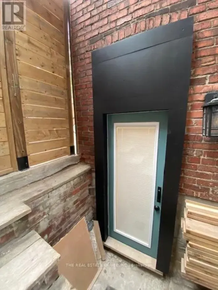 LOWER - 388 WOODBINE AVENUE, Toronto