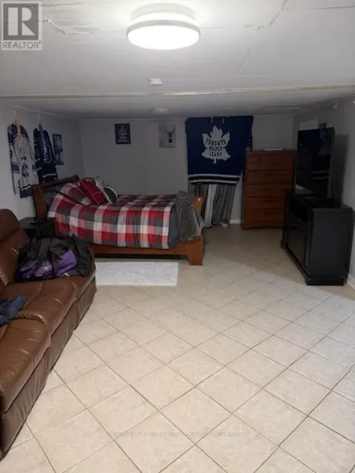 LOWER - 43 GOLDEN BOULEVARD W, Welland