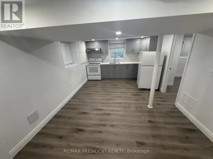LOWER - 45 ELMVALE CRESCENT, Toronto